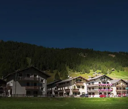 Mansardalpina Apartment Livigno Exterior photo