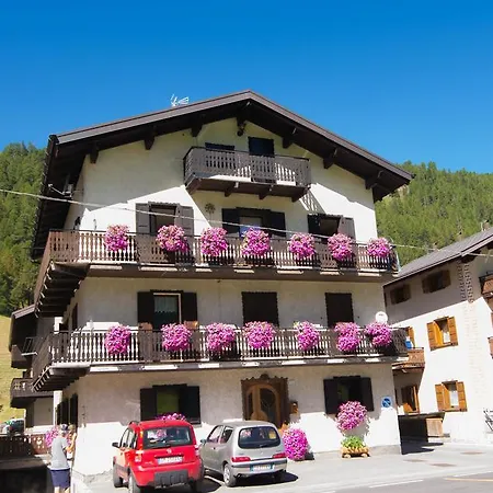 Mansardalpina Apartment Livigno Exterior photo