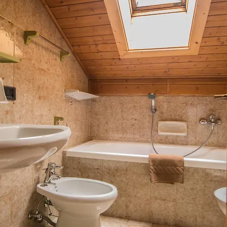 Mansardalpina Apartment Livigno Exterior photo